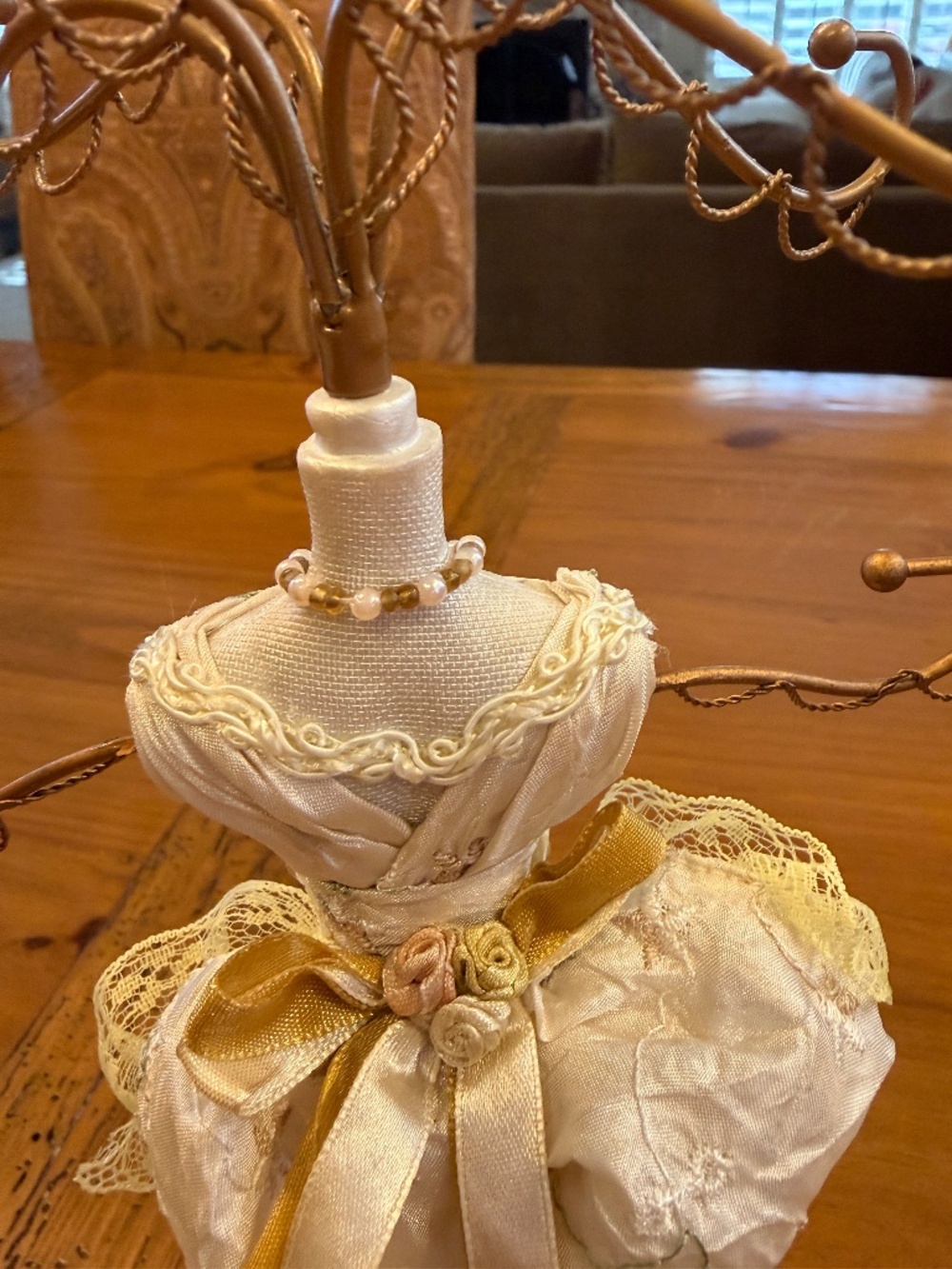 NWOT! Women's Yellow/Cream Shabby Chic Victorian Bodice Dress Necklace Holder - Picture 11 of 15